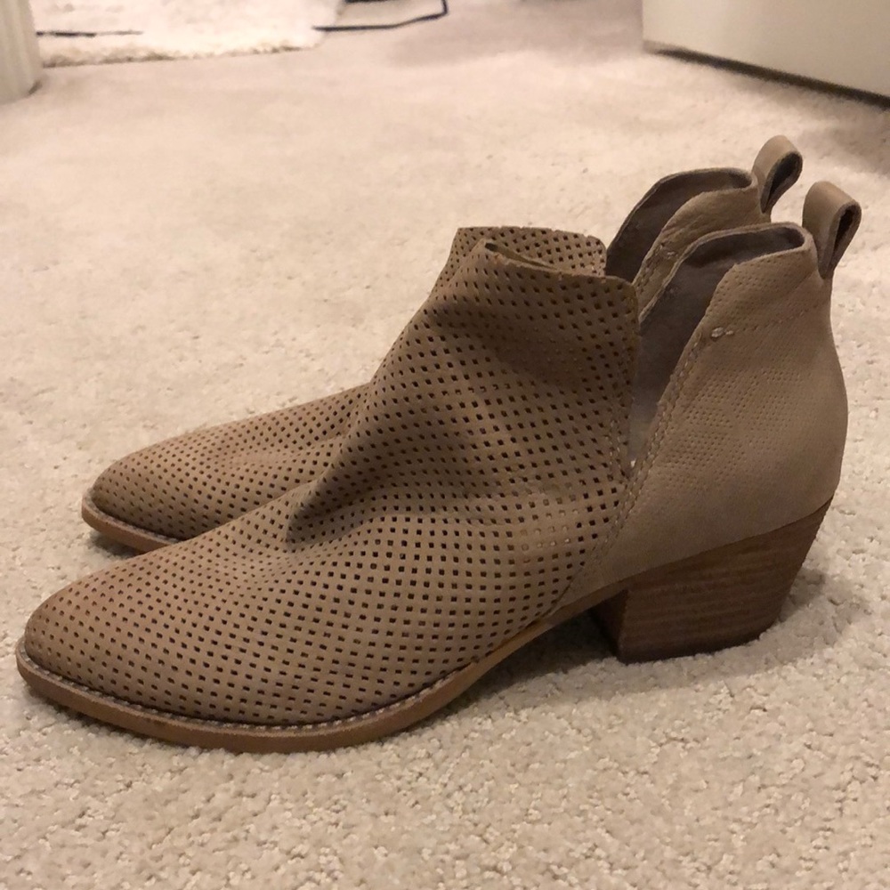 Dolce vita booties never worn!